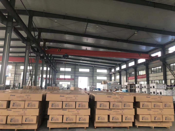 臥式暗裝風(fēng)機(jī)盤管生現(xiàn)場(chǎng)